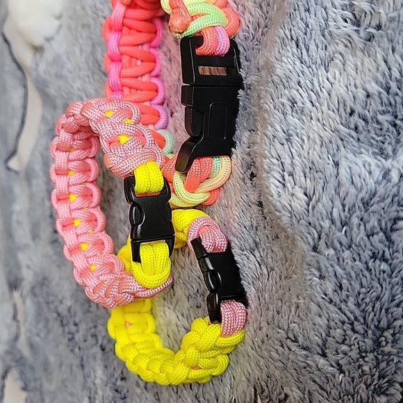 Woman's/child's Paracord Bracelet Lot (Set of 4) - Picture 12 of 12